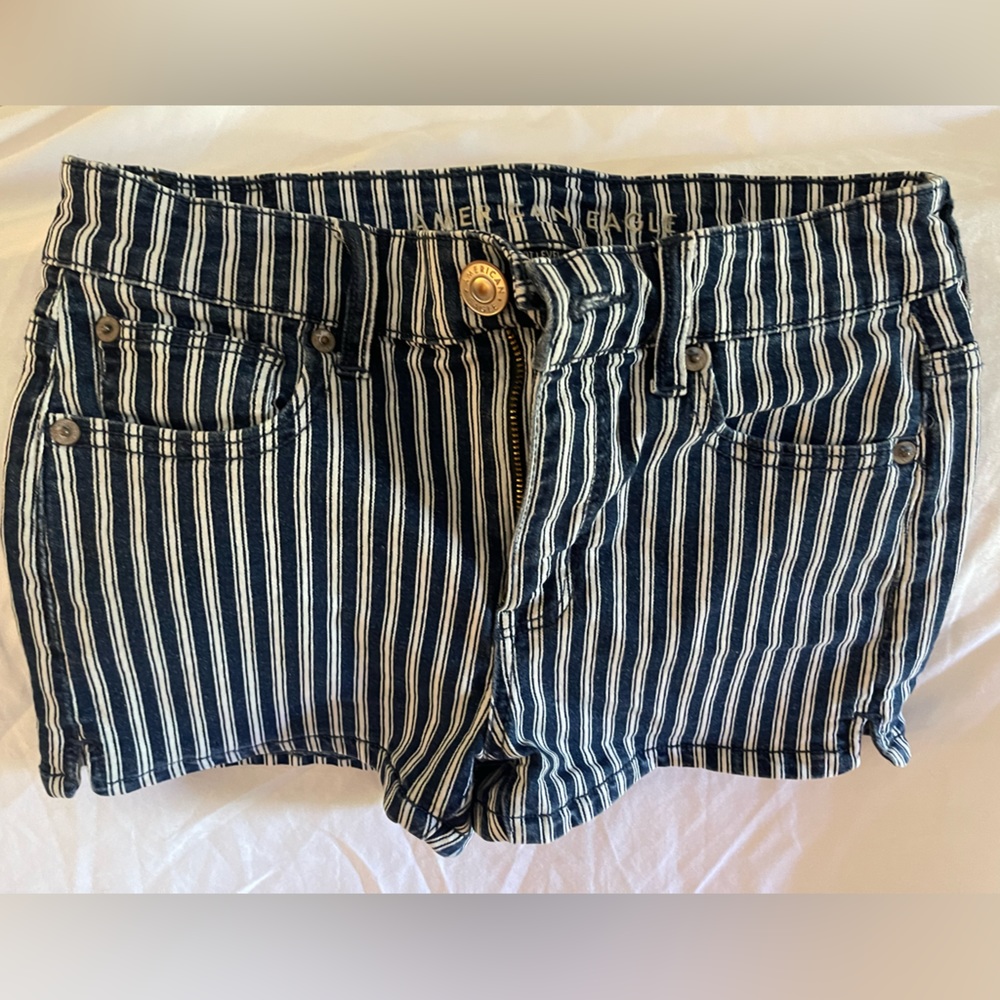 American Eagle Hi Rise Shortie